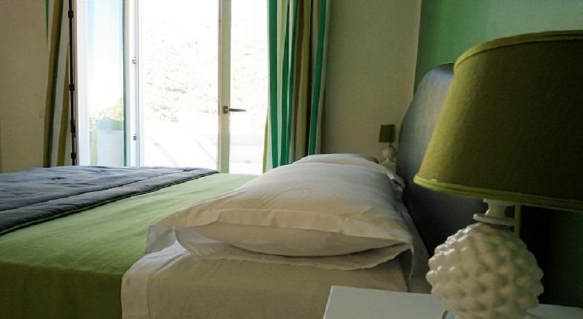 Il Miracolo Apartment Maiori Ruang foto